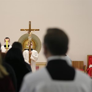 Dodatni zaziv za mir u Sveopćoj molitvi vjernika na Veliki petak 2022.